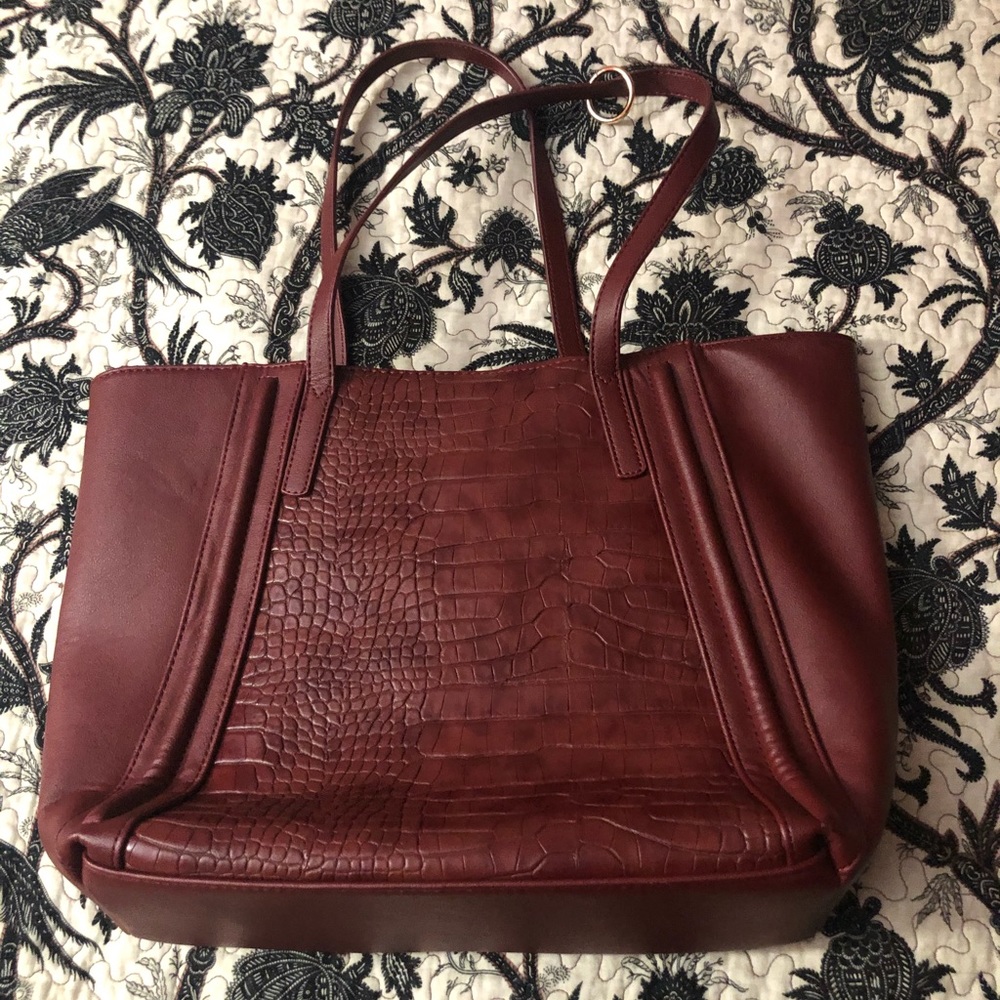 Red shoulder zipper bag